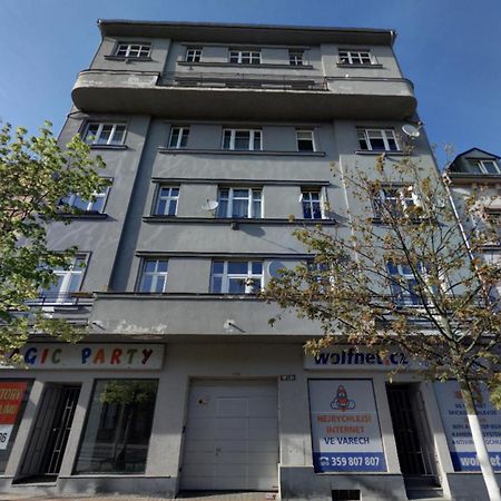 Large 3 Bedroom Apartment With City Skyline View Karlowe Wary Zewnętrze zdjęcie