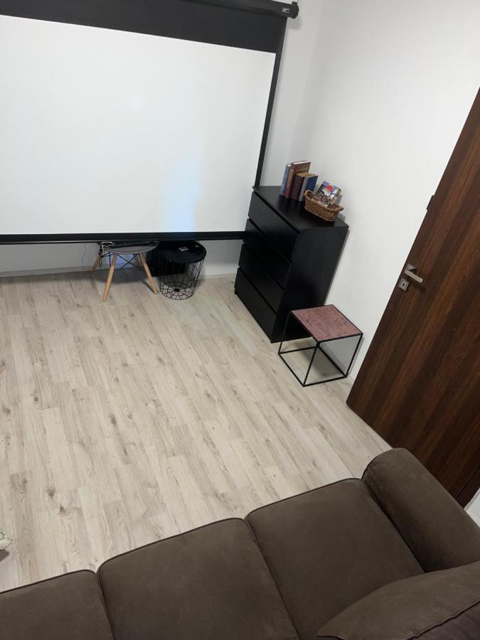 Large 3 Bedroom Apartment With City Skyline View Karlowe Wary Zewnętrze zdjęcie